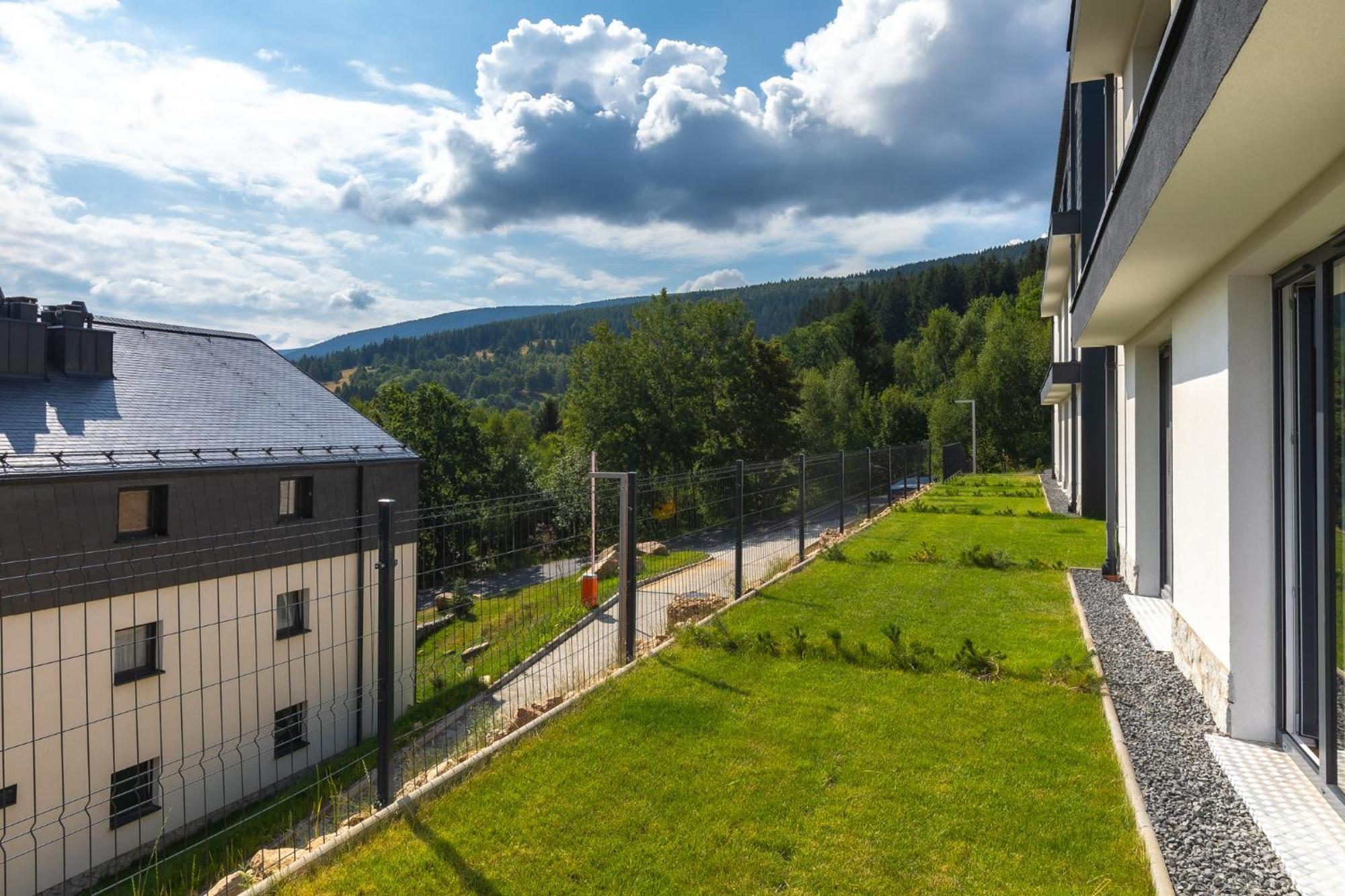 Rentplanet - Apartamenty Izerski Resort Świeradów-Zdrój Exteriör bild